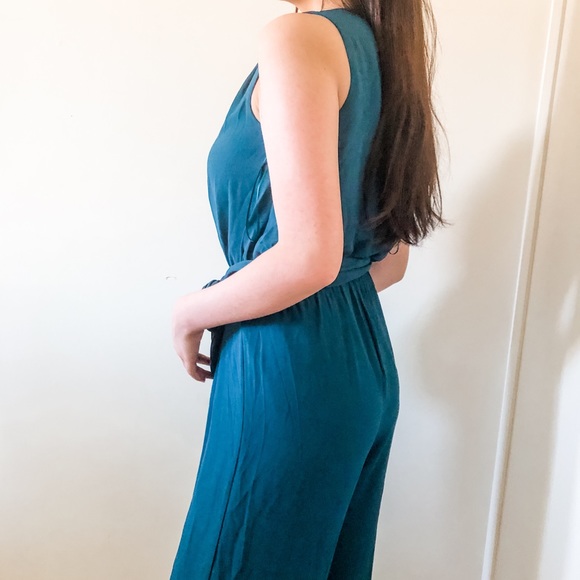 NWT✨Fashion Nova Jumpsuit in Teal colour - Picture 6 of 12